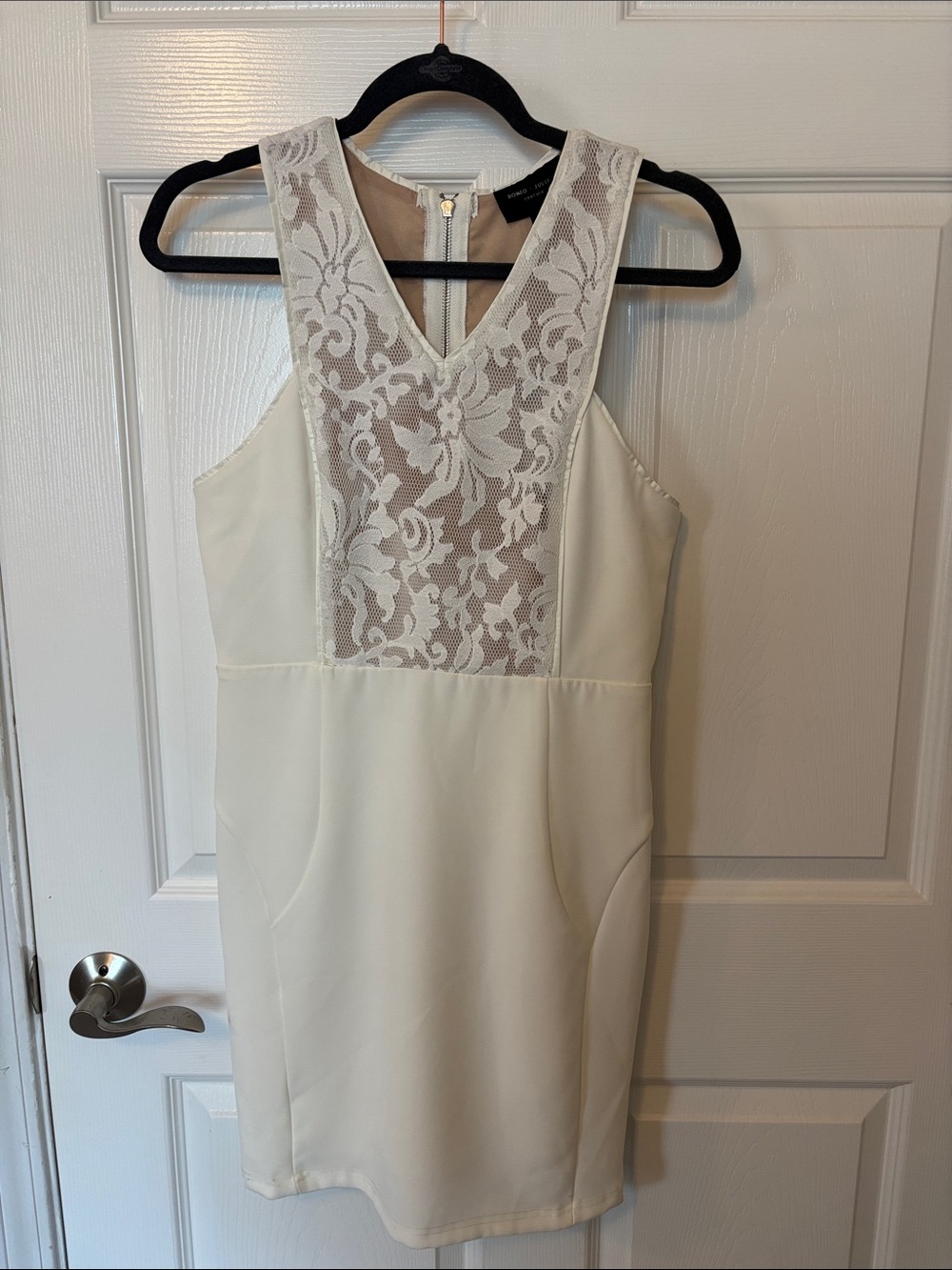 Romeo & Juliet Couture Cream Lace-Front Mini Dress